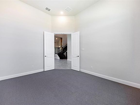 5th image of 2100 Chippewa Hls