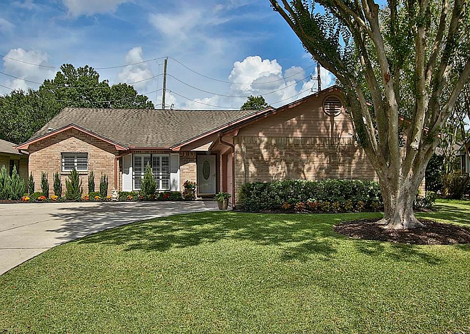 1st image of 831 Country Place Blvd