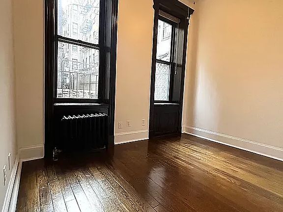 3rd image of 106 Macdougal St APT 1