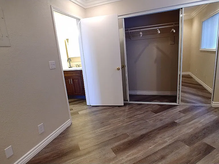 Five Star Suites — Photo 156