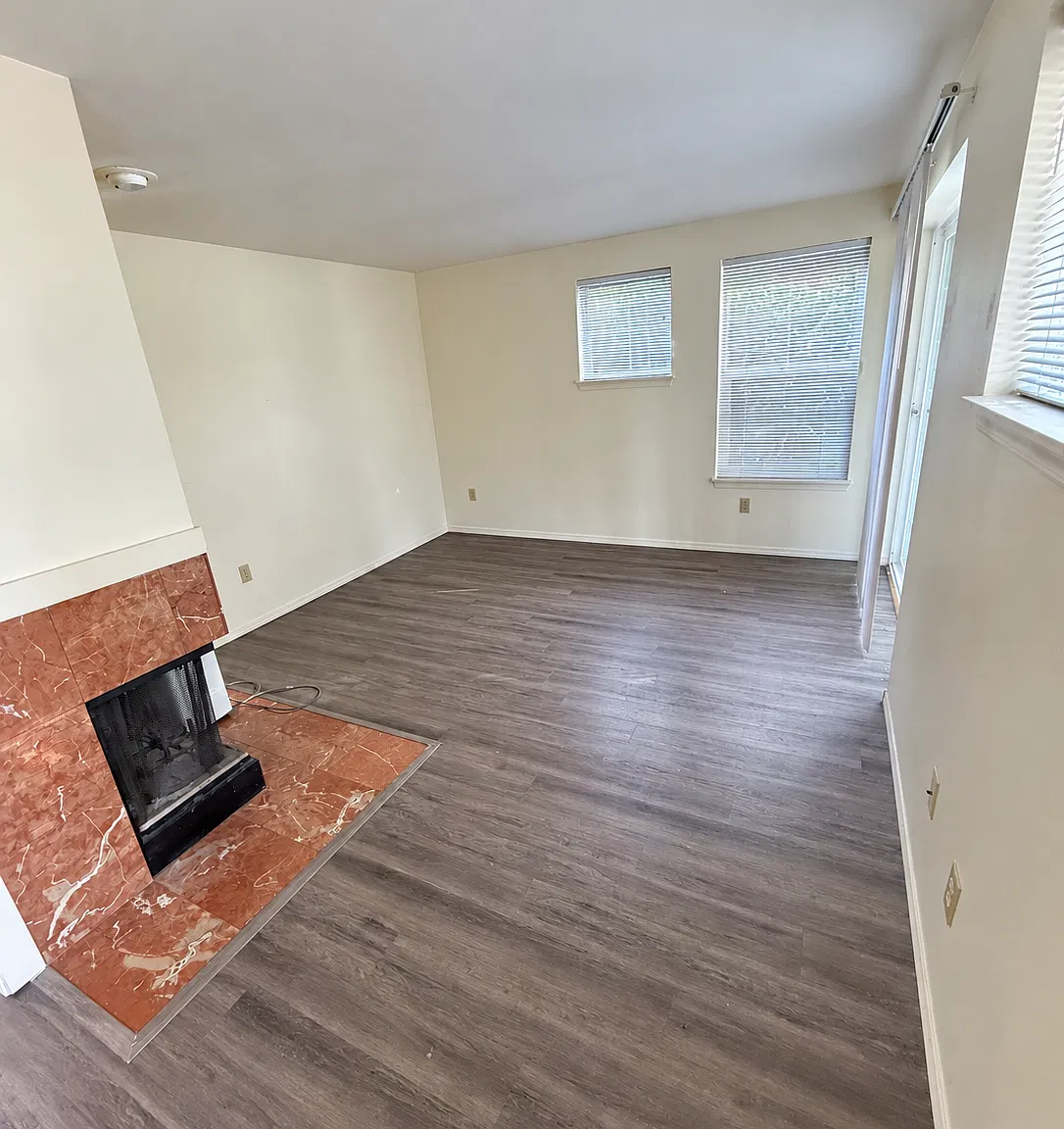 2 bed, 878 sqft, $2,395 — Photo 1