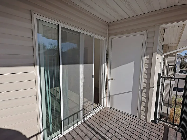 257 Robbins Ave — Photo 14