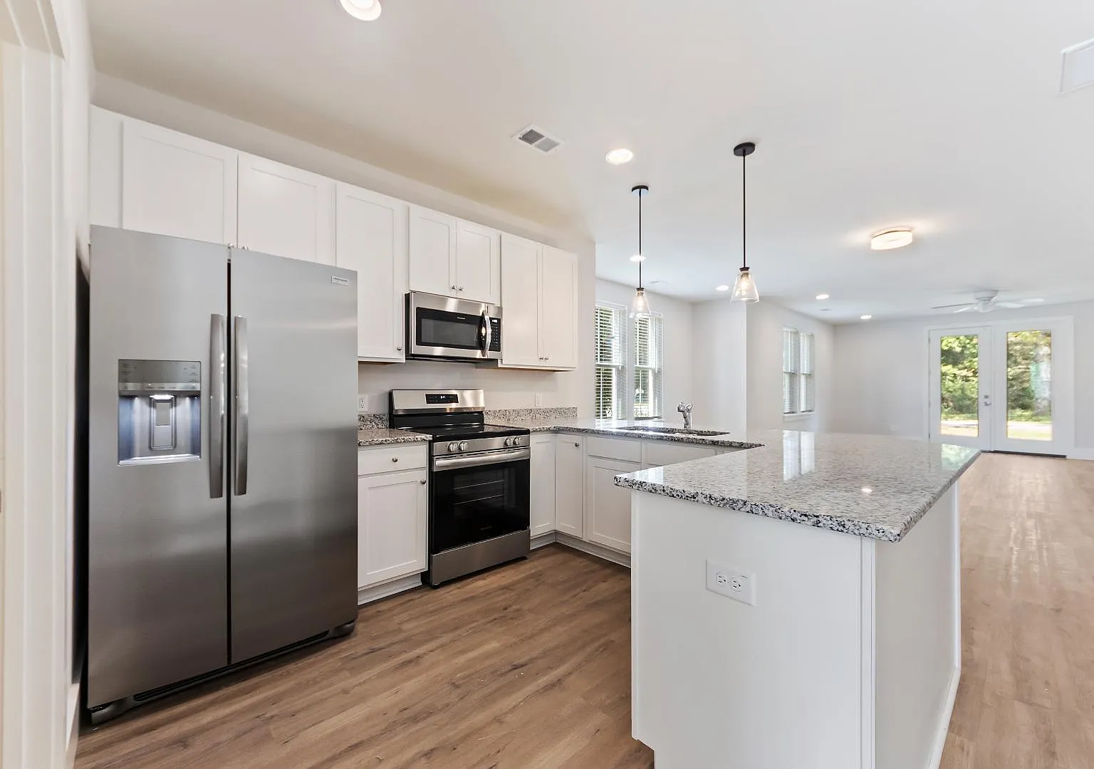 629 W 4th North St - . — Photo 1