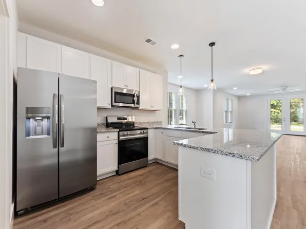 629 W 4th North St, Summerville, SC 29483