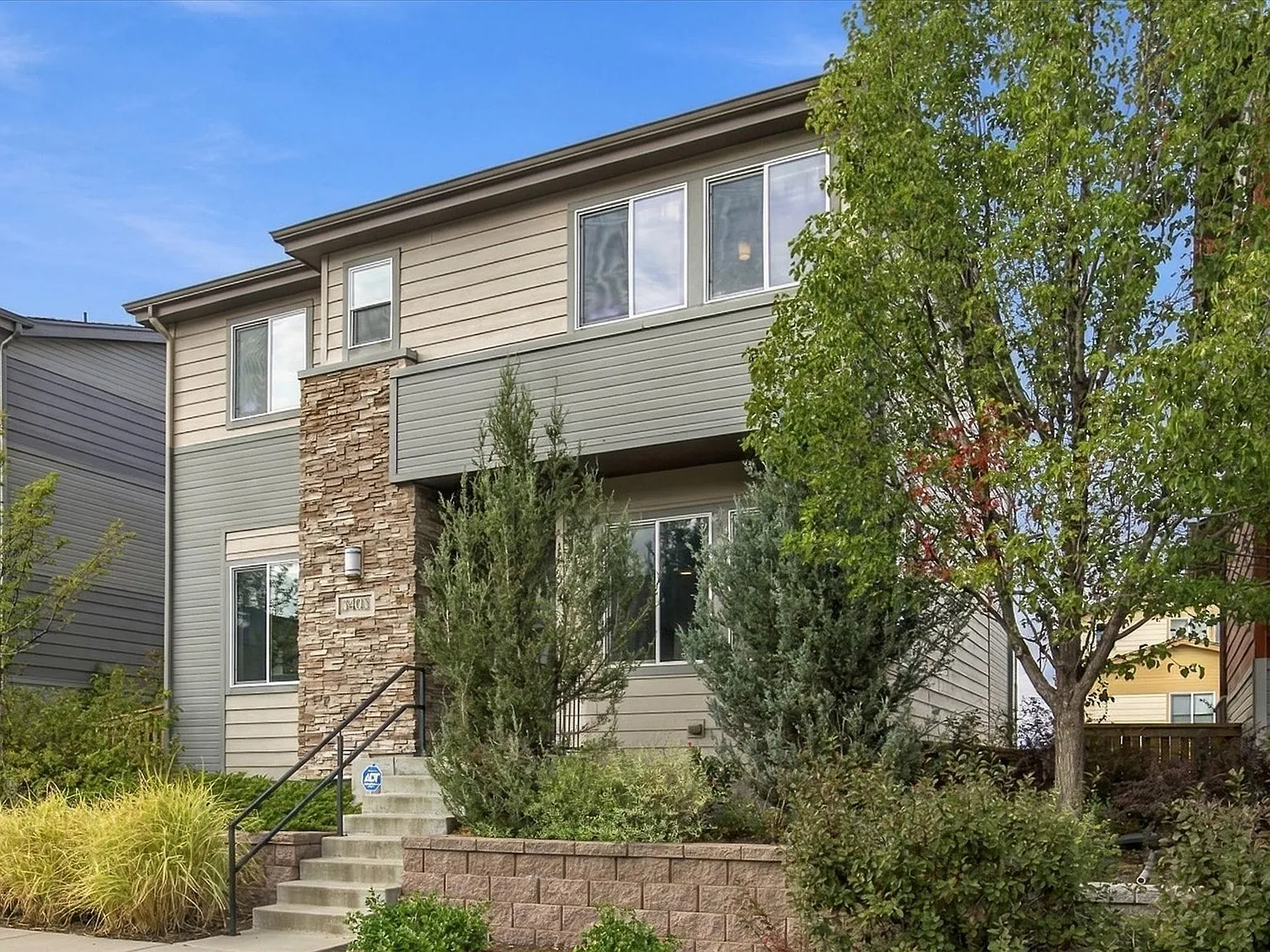 3 bed, 2.5 bath, 1665 sqft, $3,350 — Photo 2