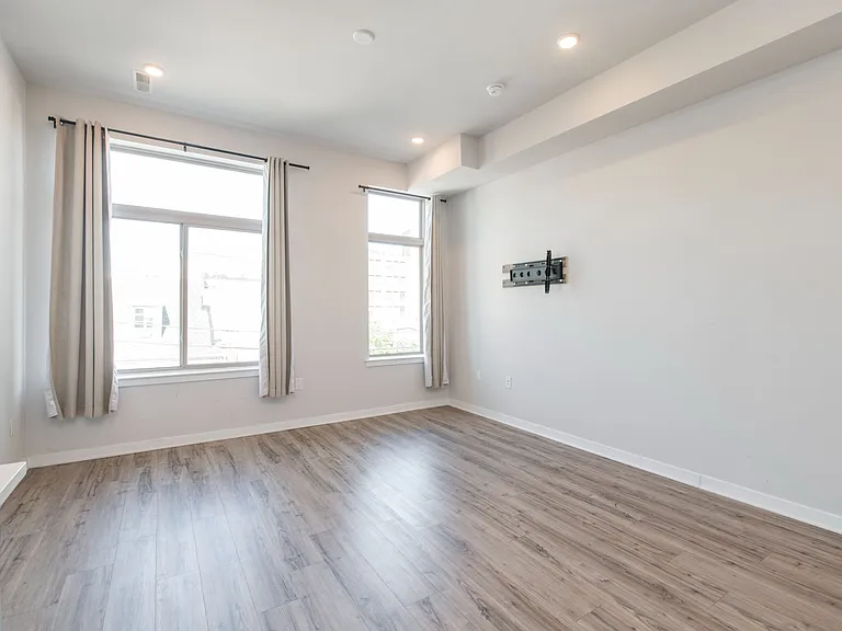 1143 N 3rd Street — Photo 31