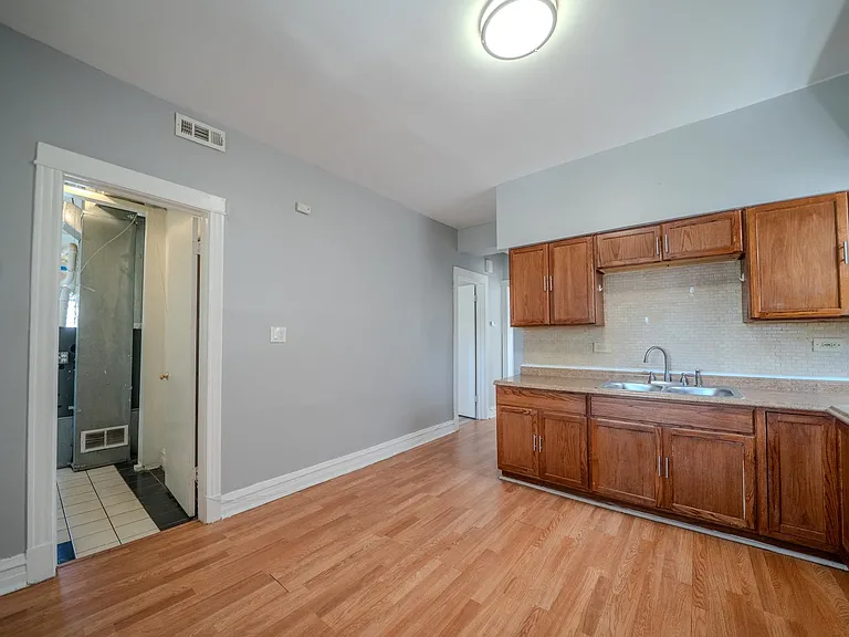 7916 S Throop St — Photo 20