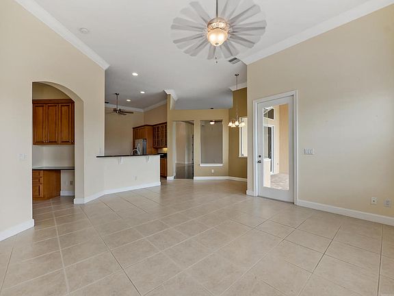 5th image of 919 SW Grand Reserves Blvd