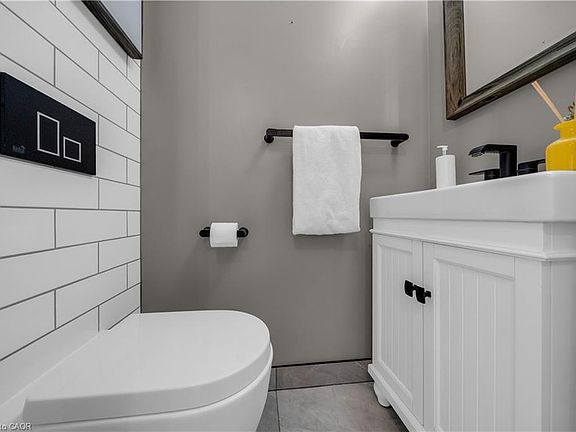 5th image of 26 Peachtree Cres