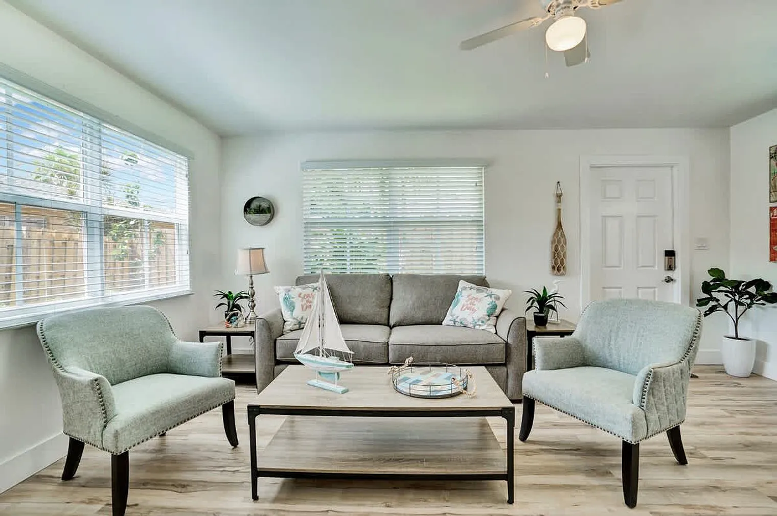 4 bed, 4.0 bath, 10763 sqft, $8,496 — Photo 4