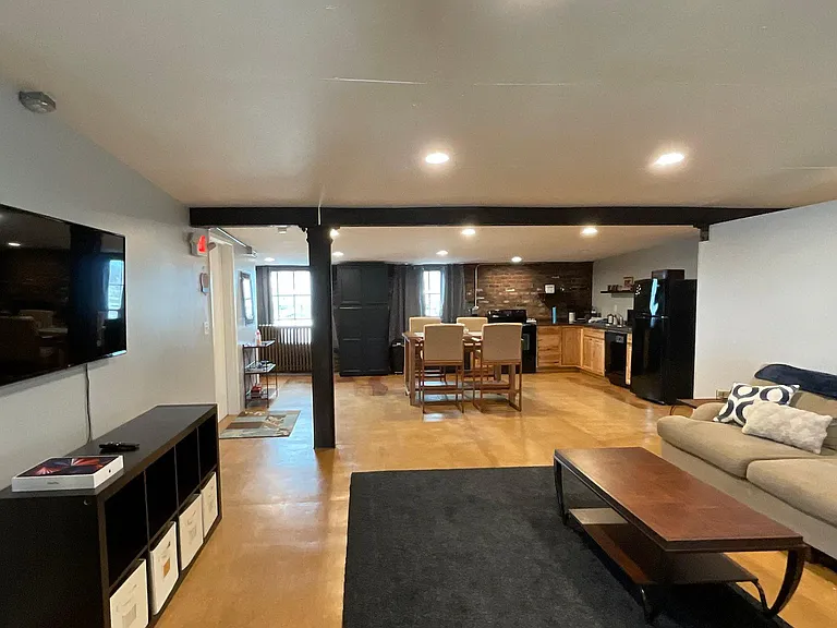 4813 Vine St #4 — Photo 8