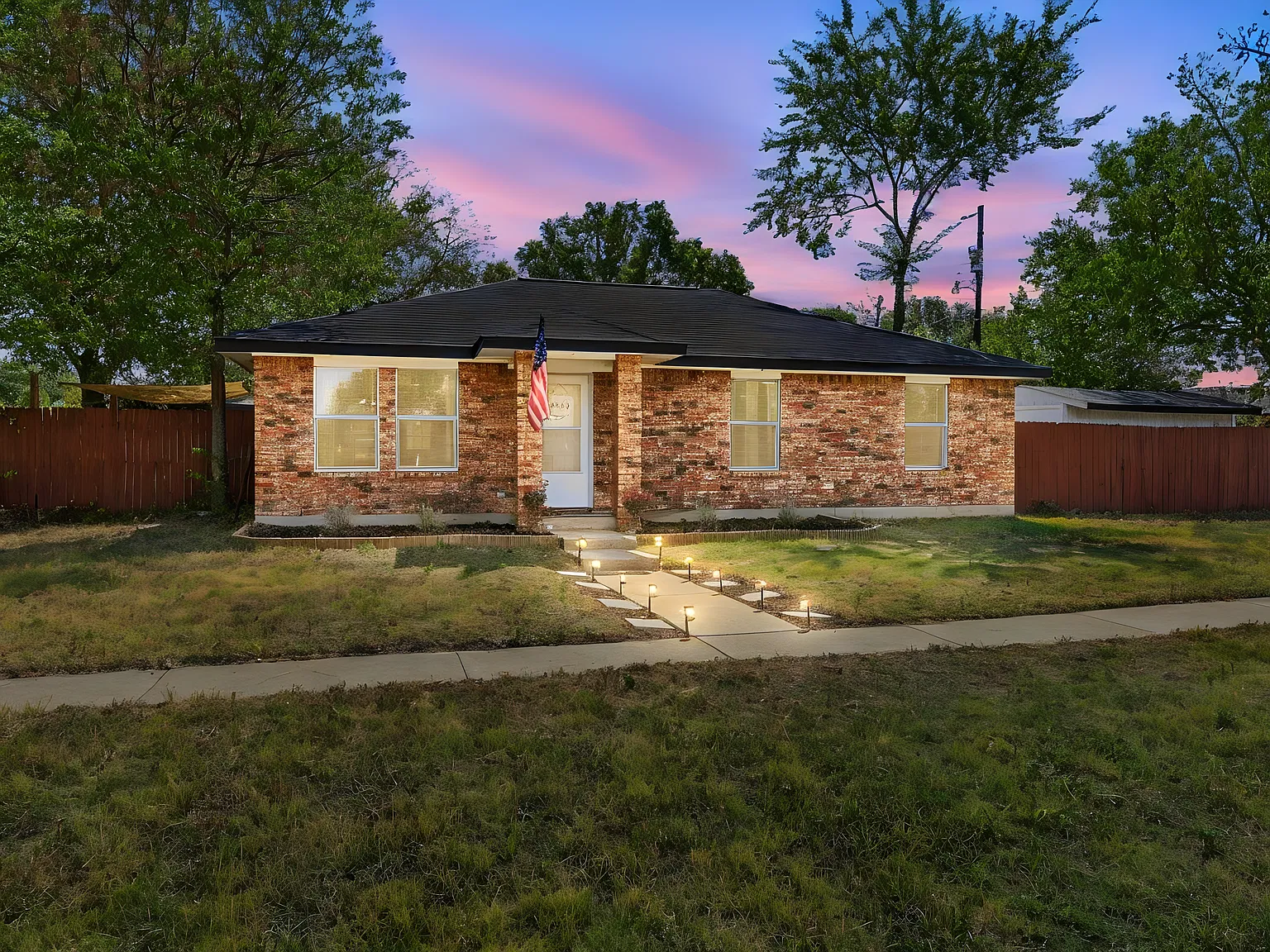 3 bed, 1087 sqft, $2,100 — Photo 2