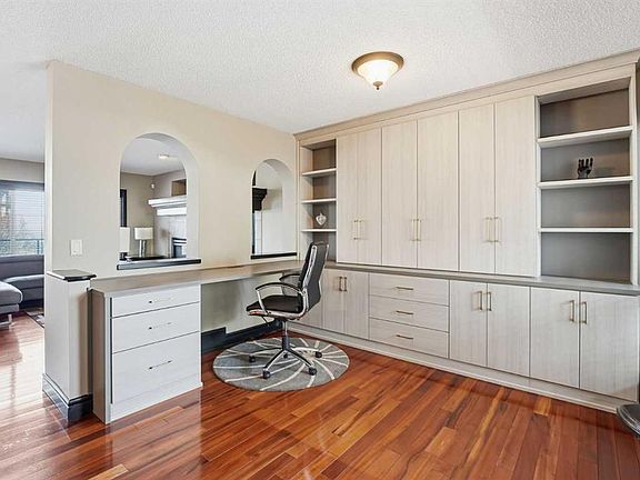 3rd image of 224 S Everbrook Way SW