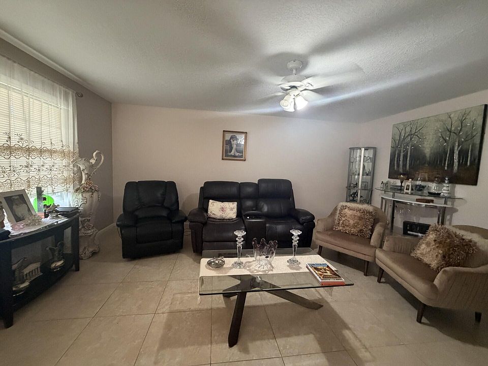1st image of 1011 Ventnor Crescent