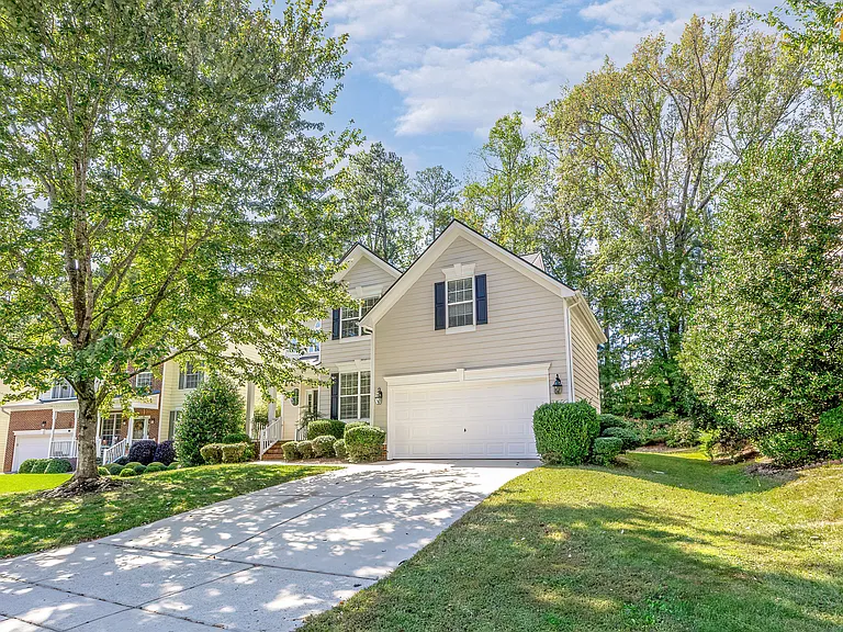 2103 Templeton Gap Dr — Photo 10