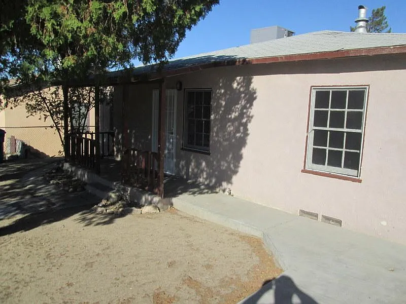 3 bed, 1109 sqft, $1,400 — Photo 1