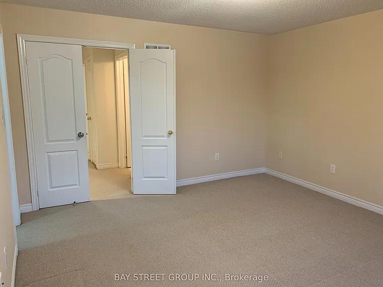 87 Hammersly Blvd — Photo 21