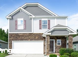 8211 Romana Red Ln, Charlotte, NC 28213