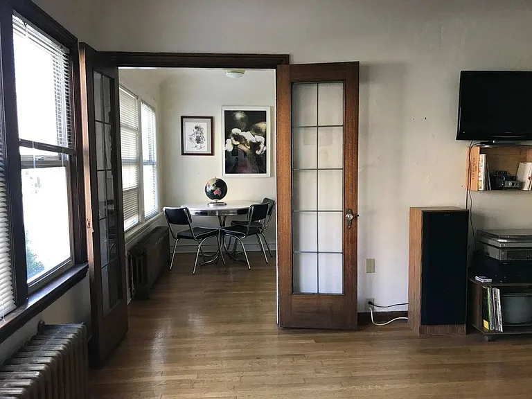 Catalina Apartments — Photo 11