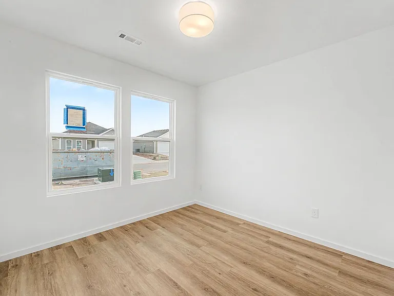 1534 N Claire St — Photo 21