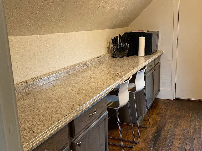 545 E Buchtel Ave — Photo 16