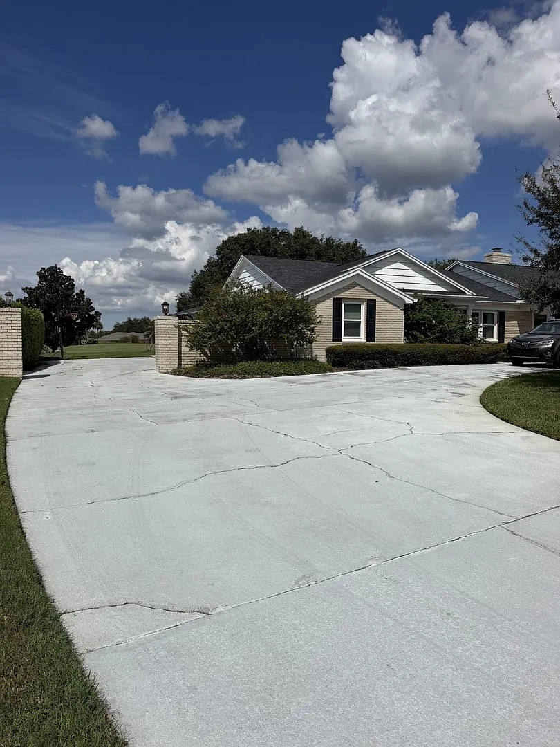 Bay Hill Executive Home on Golf Course — Photo 3