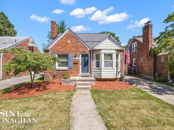 21175 Hunt Clb, Harper Woods, MI 48225