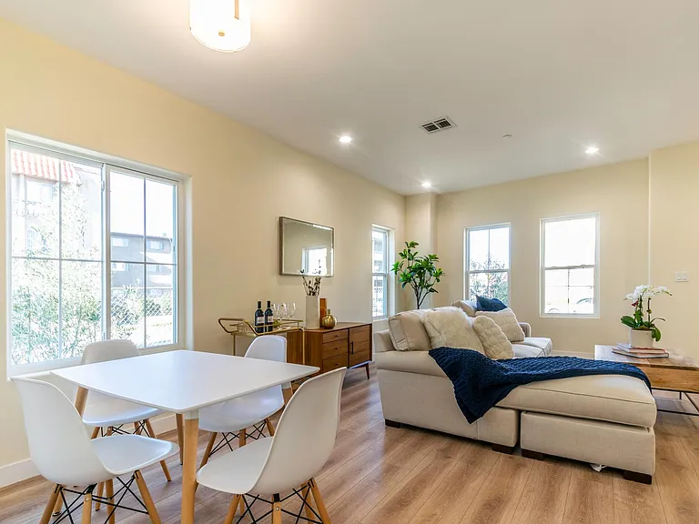 700 N Stoneman Ave #702A — Photo 5