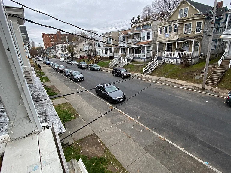 467 Hudson Ave — Photo 13