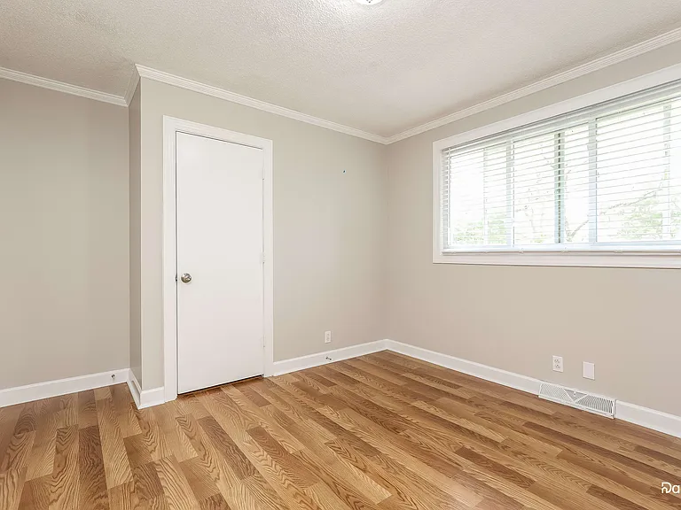 2618 Timberland Dr — Photo 9
