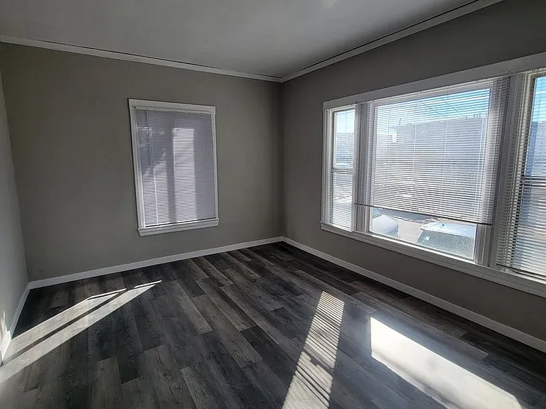 5800 Walnut St — Photo 1