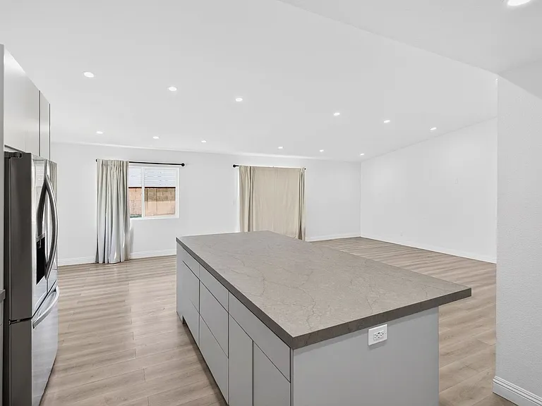 5270 Sepulveda Blvd — Photo 7