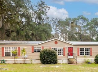 104 Penny Acres Ln, Welaka, FL 32193