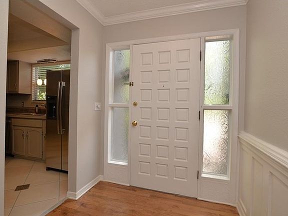 2nd image of 814 Laurel Ave