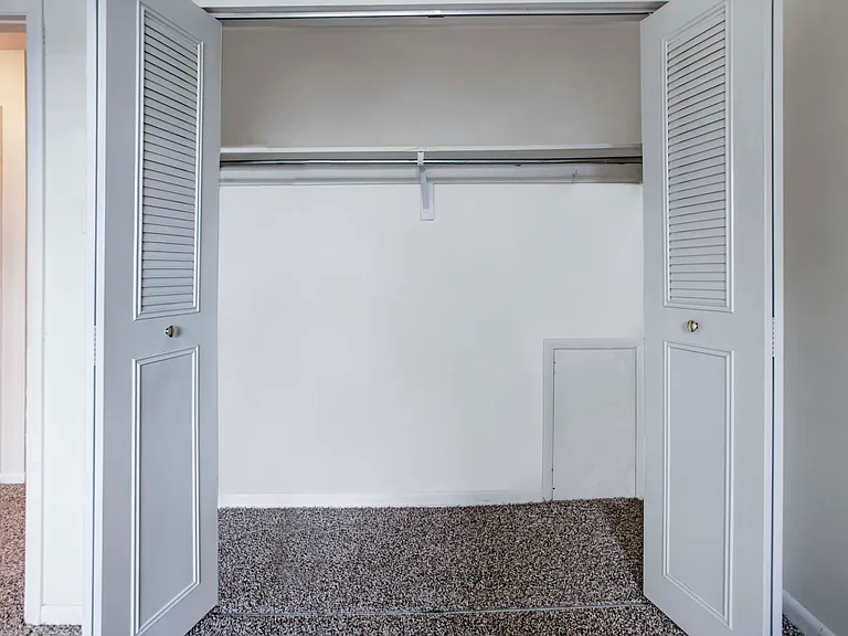 Silver Lake Manor — Photo 17