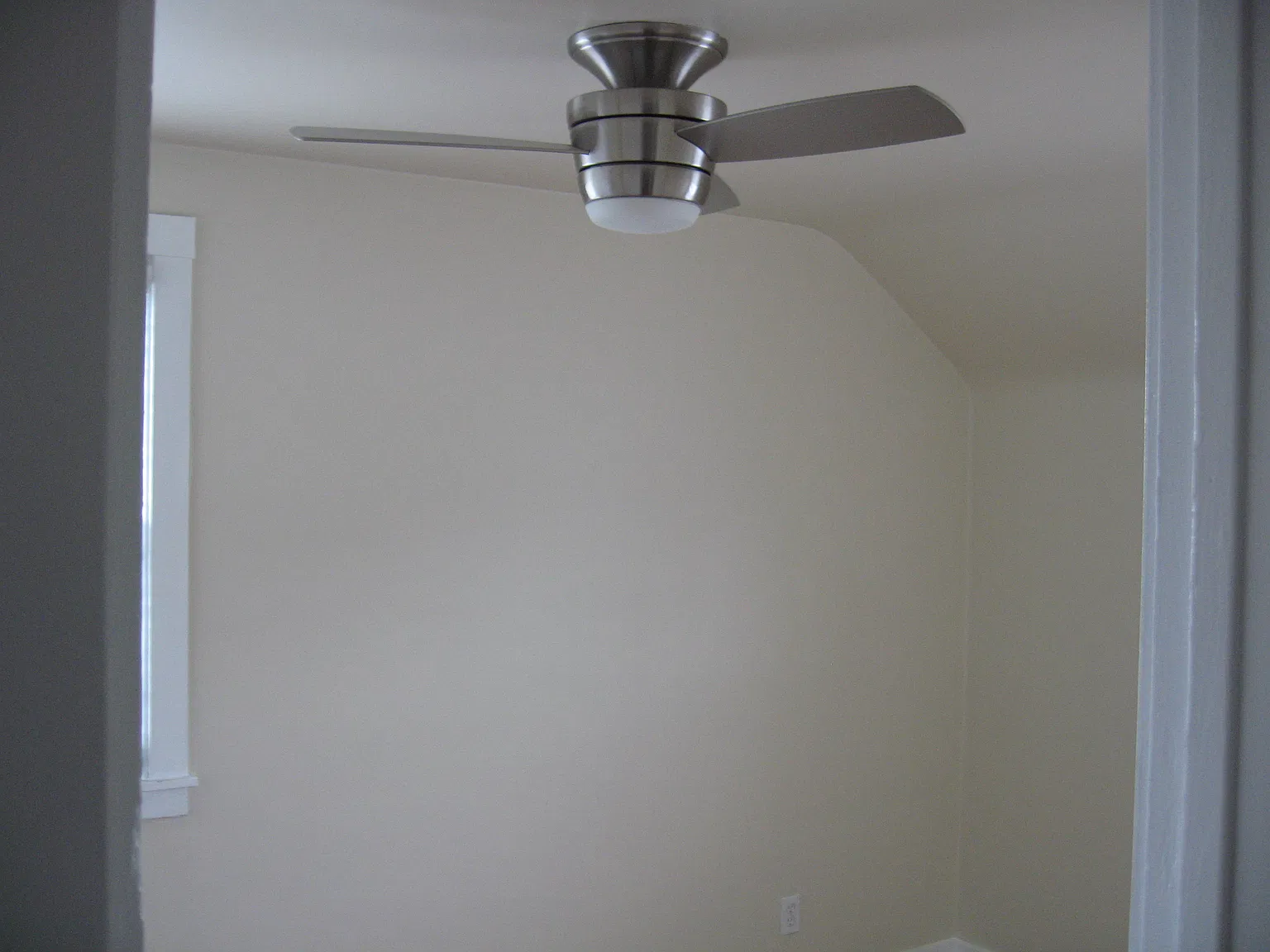 2 bed, 900 sqft, $1,200 — Photo 1