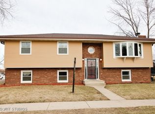 3375 Thomas Hickey Dr, Joliet, IL 60431