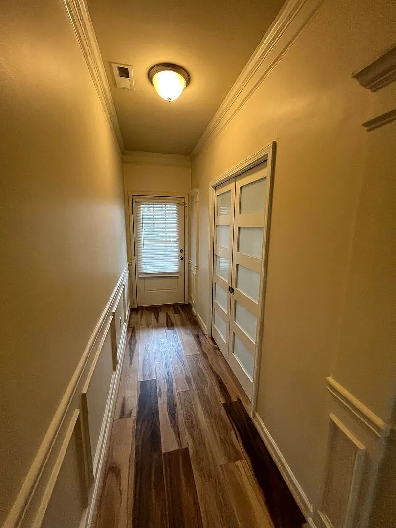 Spacious 5-Bedroom Dream Home with Chef's Kitchen, Luxurious Primary Suite & Fenced Backyard! — Photo 2