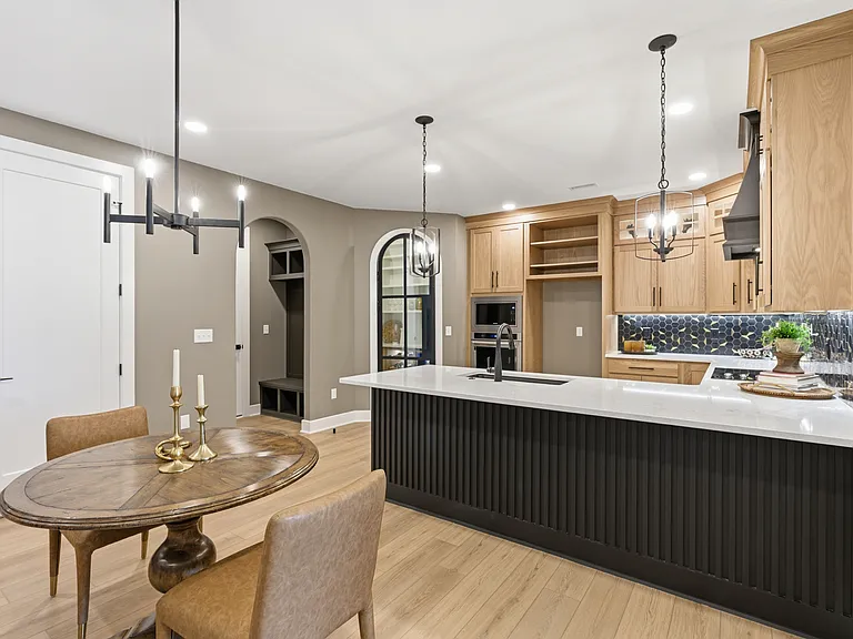2138 E Beaumont St — Photo 9