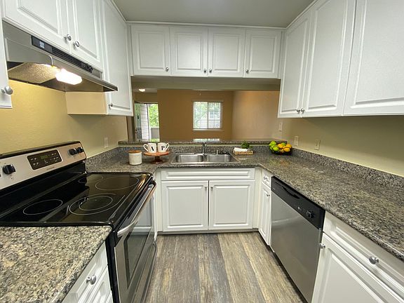 2nd image of 580 Canyon Oaks Dr APT G