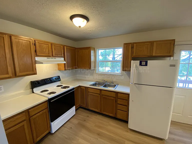 624 Highview Ct — Photo 7