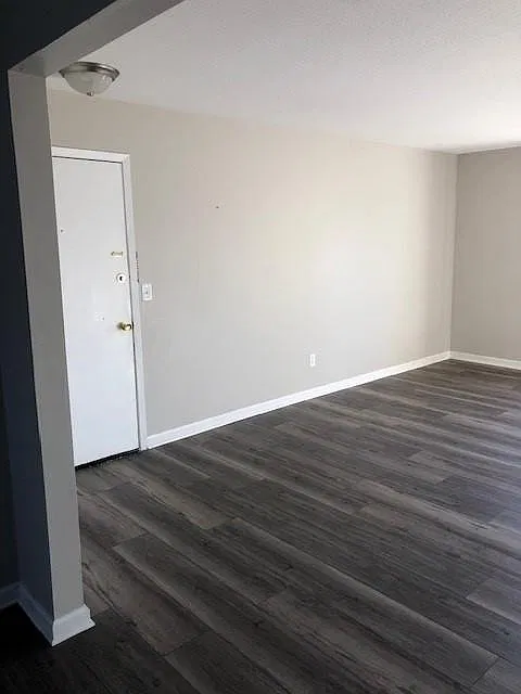 3400 Winston Dr #4