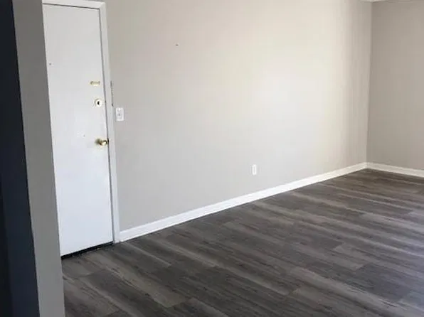 3400 Winston Dr APT 4, Bettendorf, IA 52722