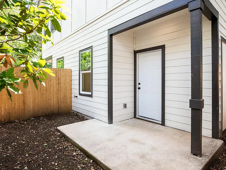 1835 Dawson St #101 — Photo 3