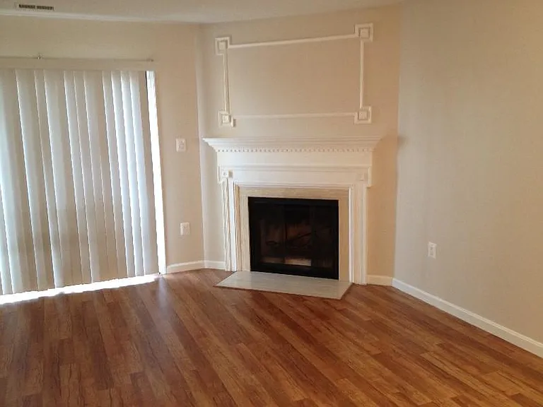 15251 Coachman Ter — Photo 3