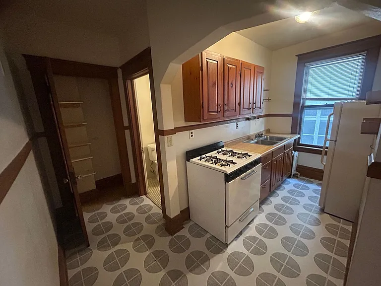 702 Holly Ave — Photo 5