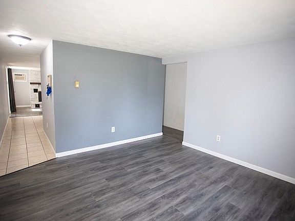3rd image of 3648 Weldon Dr
