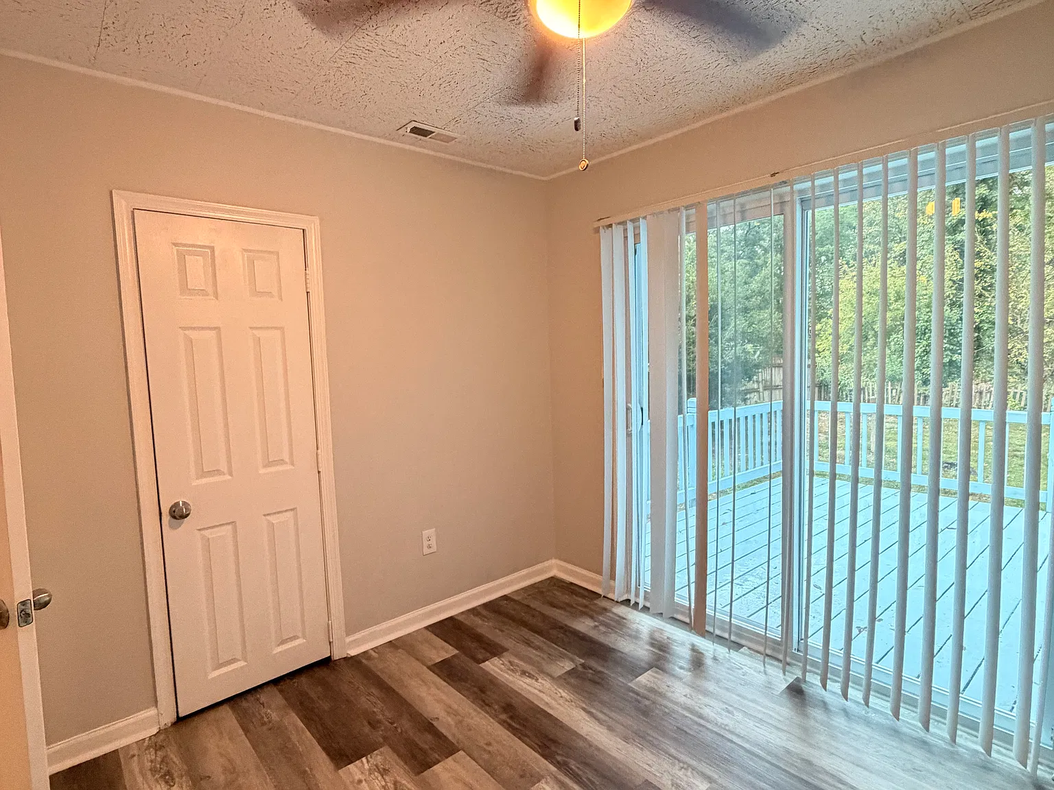 3 bed, 1170 sqft, $2,650 — Photo 4