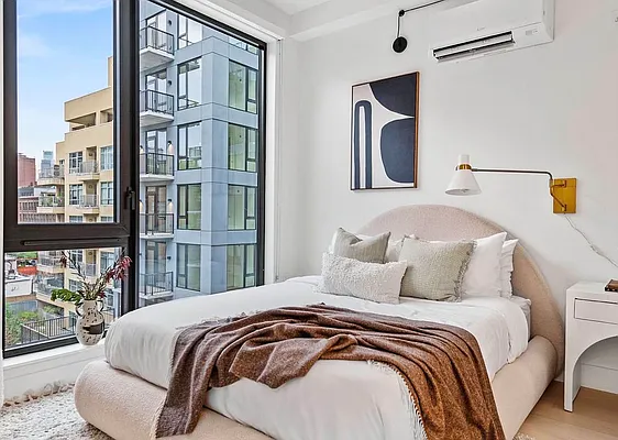 Bedroom, photo 1