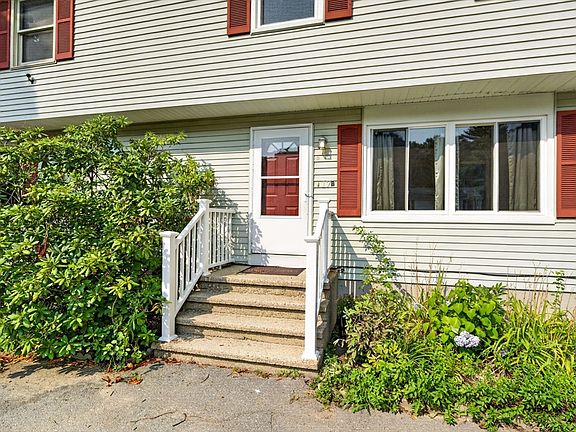 4th image of 17 Pine Knoll Ln #B